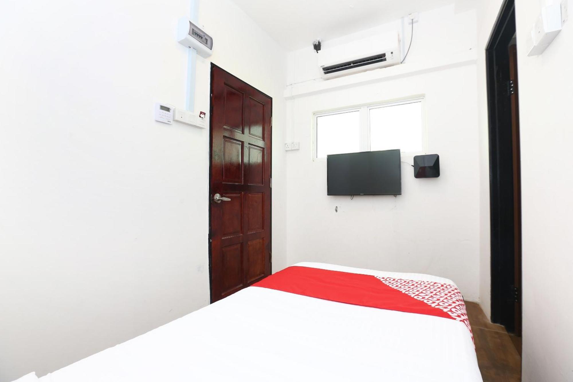 Super Oyo 89678 Ady Hotel Kuala Terengganu Exterior foto
